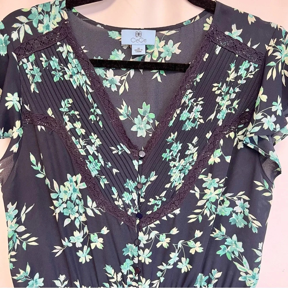 CeCe Breeze Boutique Navy Blue Floral Flutter Jumpsuit Romper Women’s Size 10 - Picture 6 of 15